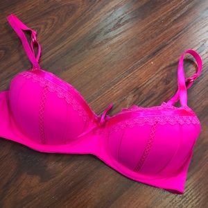 Candie’s pink push up bra